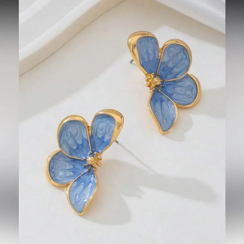 Flower statement Earrings Q41